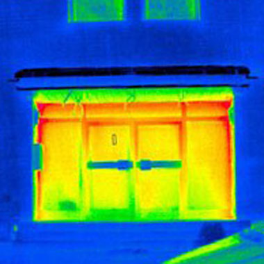 Wärmeverluste einer Aluminium-Haustüranlage mit Einfachglas (Quelle: ekoplan)